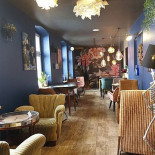 Kawiarnia Zielona Sofa À l'intérieur