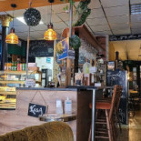 Kawiarnia Zielona Sofa À l'intérieur