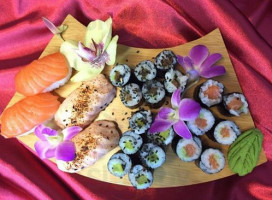 Kami Sushi food