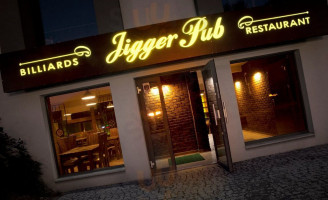 Jigger Pub outside