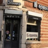 Śledzio-buła Exterior