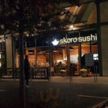 Skoro Sushi Na zewnątrz