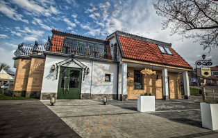 Strand Tawerna outside