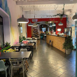 Ważne Miejsce Bistro Dentro