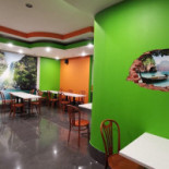 Sajgon I Lowicz À l'intérieur