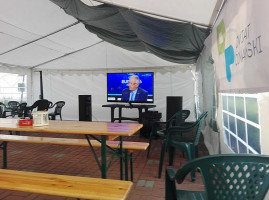 Z Wyrazem À l'intérieur