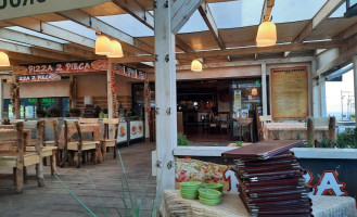 Robinson Crusoe Extérieur