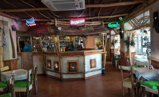 Robinson Crusoe À l'intérieur