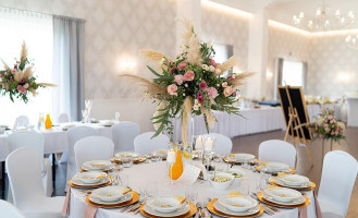 Dom Weselny Kompleks Panorama Rzepiennik Biskupi Sala Weselna Gastronomia Catering Wellness Bebida