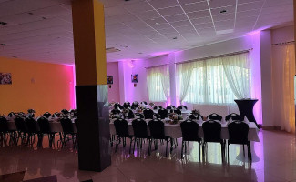 Ziko Dukla À l'intérieur