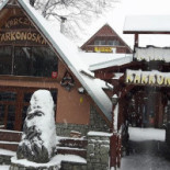 Karczma Karkonoska Na zewnątrz