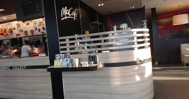 Mcdonald's Dentro