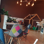 Kawiarnia Santos Cafe Na zewnątrz