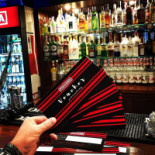 Pub Piwiarnia Warka Bebida