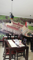 Pod Zamkiem. Pizzeria. Dentro
