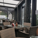 Pizzeria Neapoli Na zewnątrz