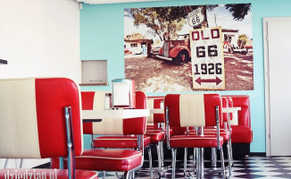 Retro Diner Dentro