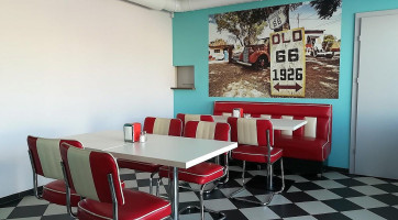Retro Diner Dentro