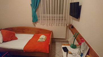 Kandefer. And Dentro