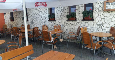 Kanion Pizza Exterior