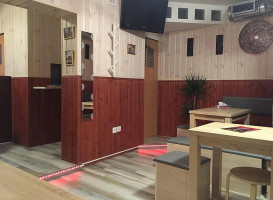 Asjan À l'intérieur