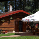 Karczma Zacisze Na zewnątrz