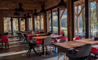 Pstrągarnia Rózin - Restauracja inside