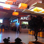 Kfc Bialystok Auchan Produkcyjna Wewnątrz
