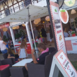 Truskawka S.c. Na zewnątrz