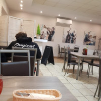 Dobry Adres À l'intérieur