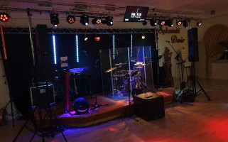 Sękowski Dwór Dentro