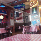 Boulevard 77 Pub Catering À l'intérieur