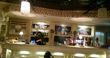 Pod Prosiakiem À l'intérieur