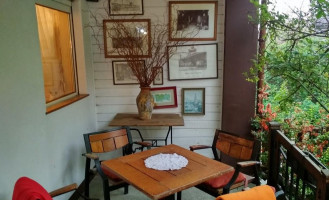 Kredens Cafe Exterior