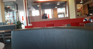 Kfc Skierniewice Shell Boisson