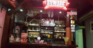 Mazurski À l'intérieur