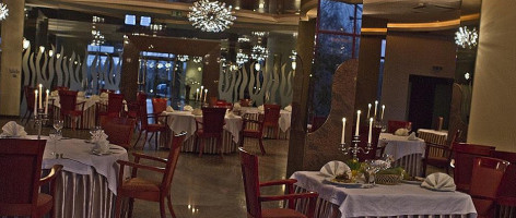 Amadeus À l'intérieur