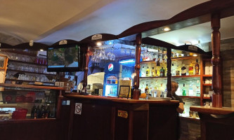 Bistro Jama Pizzeria Dentro