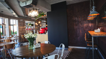 La Strada. Pizzeria Dentro