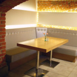 Willa Puck Cafe Dentro