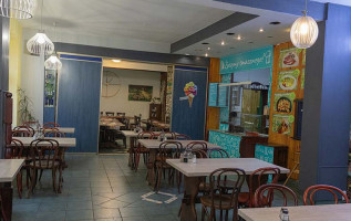 Cafe À l'intérieur