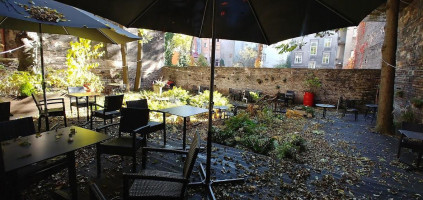 Dynia Resto Exterior