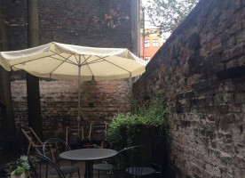 Dynia Resto Exterior