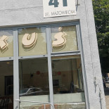 Mleczny Smakuś Na zewnątrz