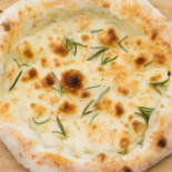 Pizzeria Vesuviana Włoska Pizza Neapolitańska Z Pieca Dania