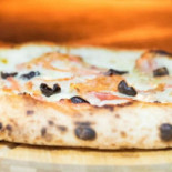 Pizzeria Vesuviana Włoska Pizza Neapolitańska Z Pieca Dania