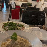 Haldi Garden Indian Dentro