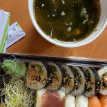 Tsunami Sushi Comida