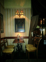 Singer Pub inside