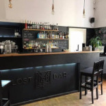Lostbar À l'intérieur